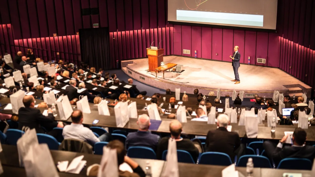 Palestra em congresso empresarial - São Paulo - Ivan Dias